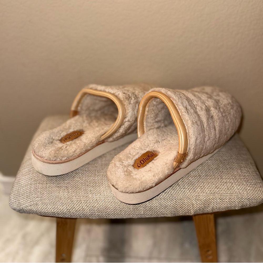 OluKai Tan and Cream Women's Slippers - Picture 2 of 5